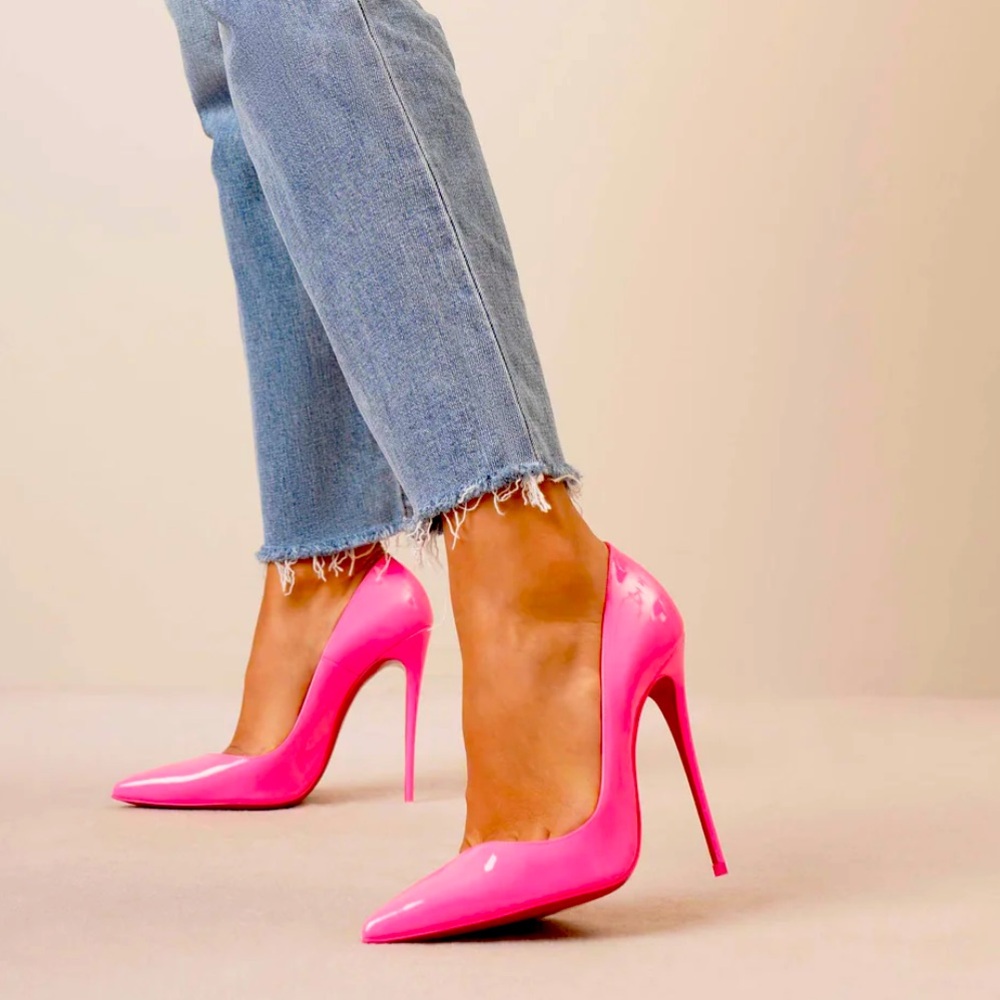 Authentic Christian Louboutin so Kate pump 💓 👠 pink leather